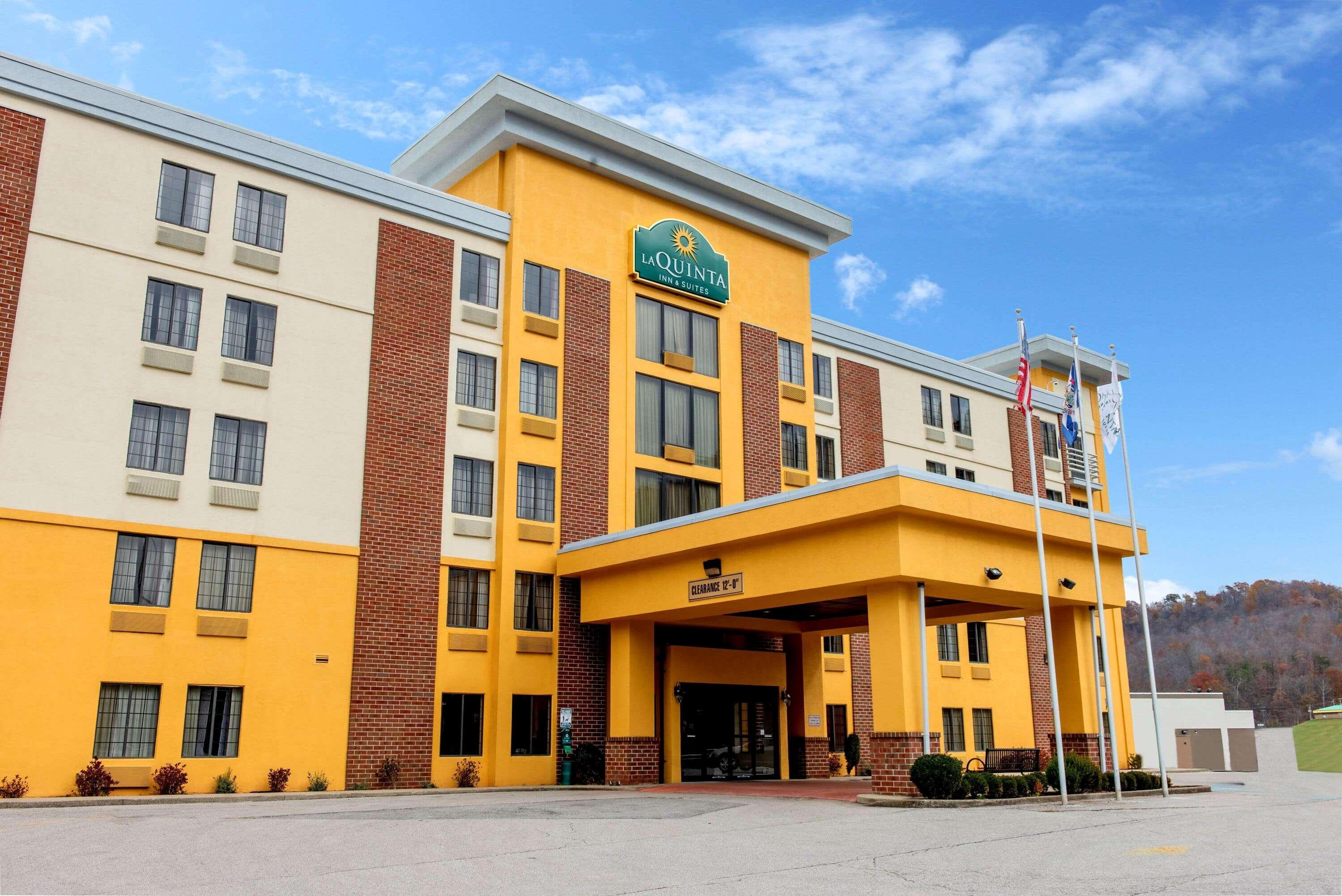 Hotel La Quinta By Wyndham Elkview - Charleston Ne Exterior foto